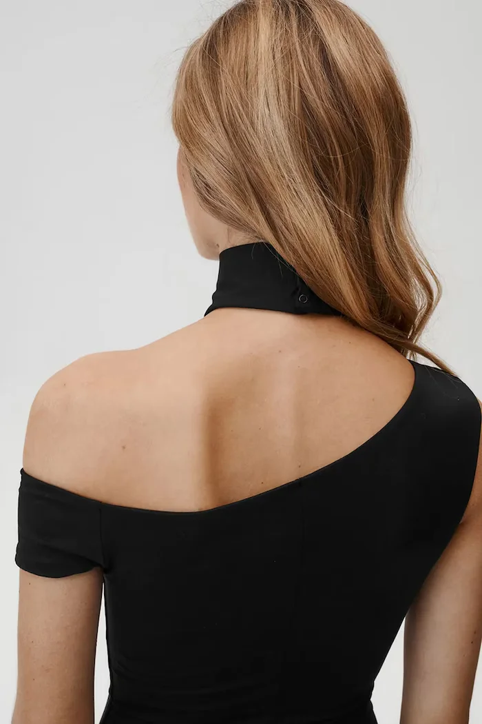 Undress code Боди Virgo Bodysuit Thong в черно с изчистен дизайн 837