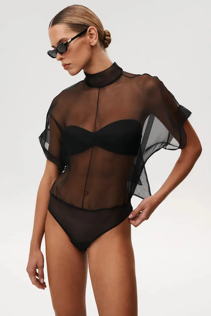 Undress code Копринено боди Pirouette Bodysuit в черно с изчистен дизайн 1122
