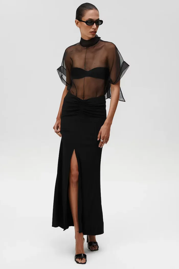 Undress code Копринено боди Pirouette Bodysuit в черно с изчистен дизайн 1122