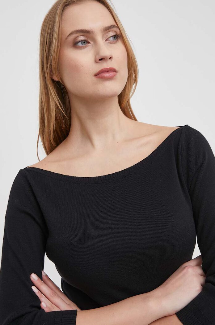 United Colors of Benetton Пуловер в черно от лека материя 1091D1M09