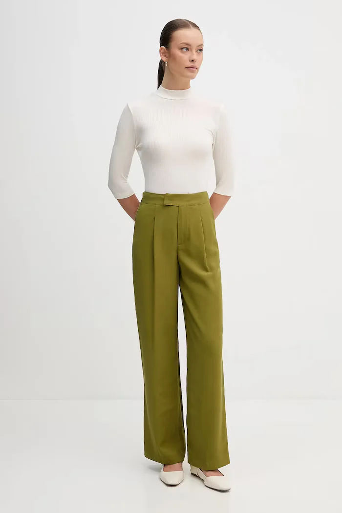 United Colors of Benetton Тениска дамска в бежово с ниско поло 36K8D201B