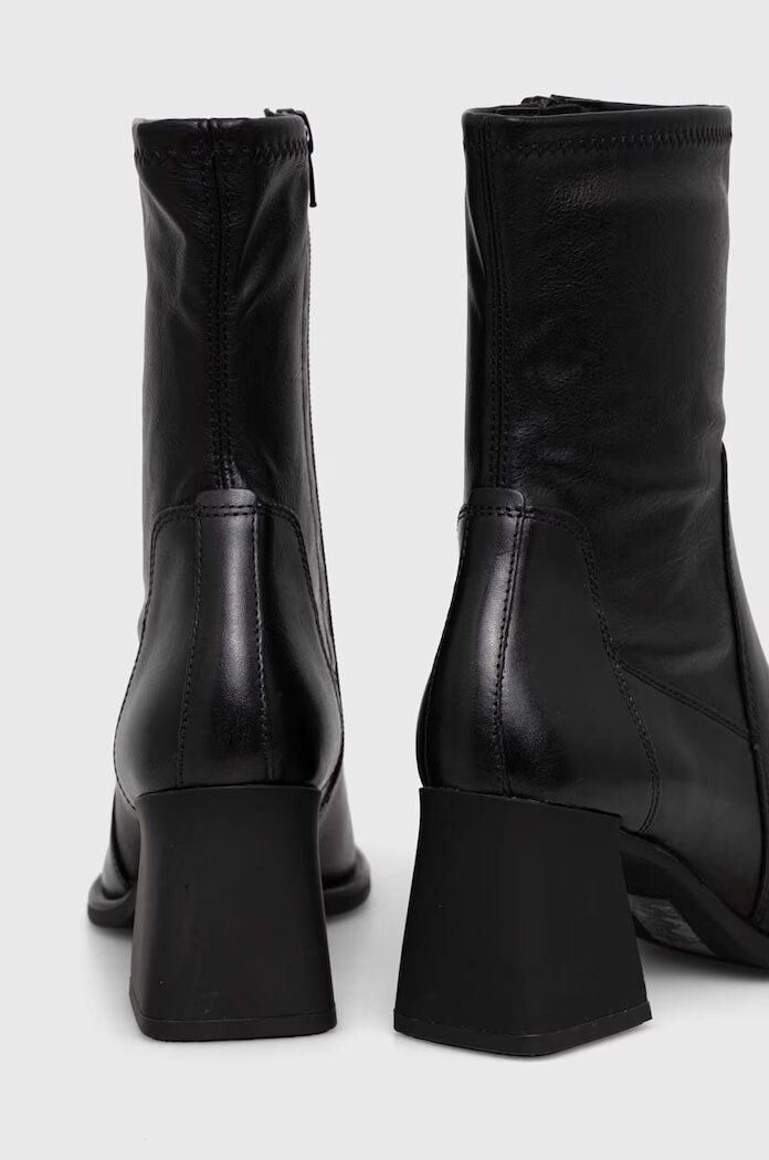 Vagabond Shoemakers Боти HEDDA в черно с дебел ток 5602.302.20