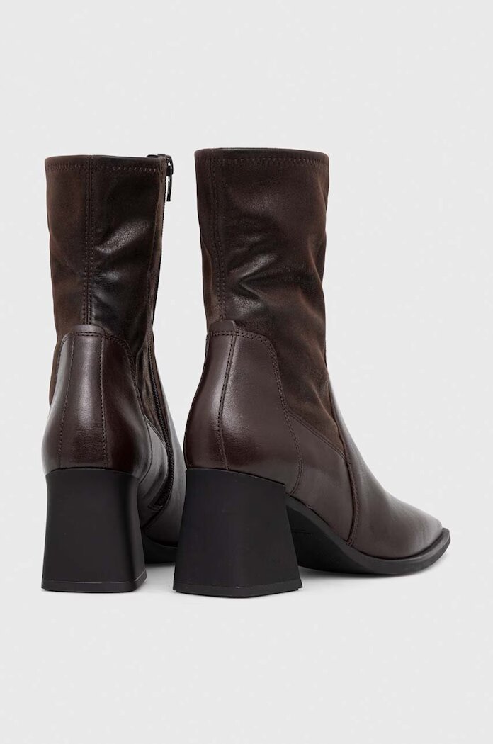 Vagabond Shoemakers Боти HEDDA в кафяво с дебел ток 5602.302.35