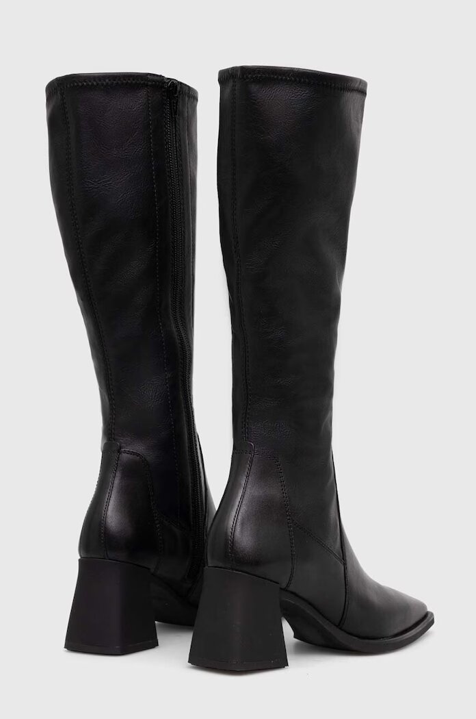 Vagabond Shoemakers Ботуши HEDDA в черно с дебел ток 5602.202.20