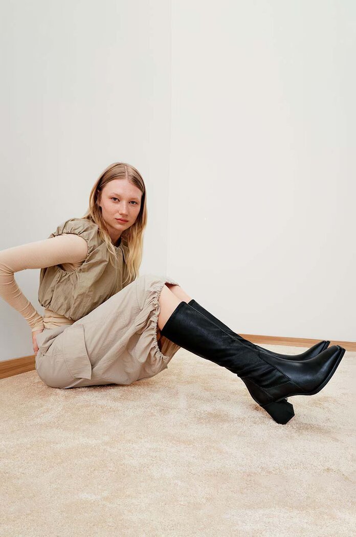 Vagabond Shoemakers Ботуши HEDDA в черно с дебел ток 5602.202.20