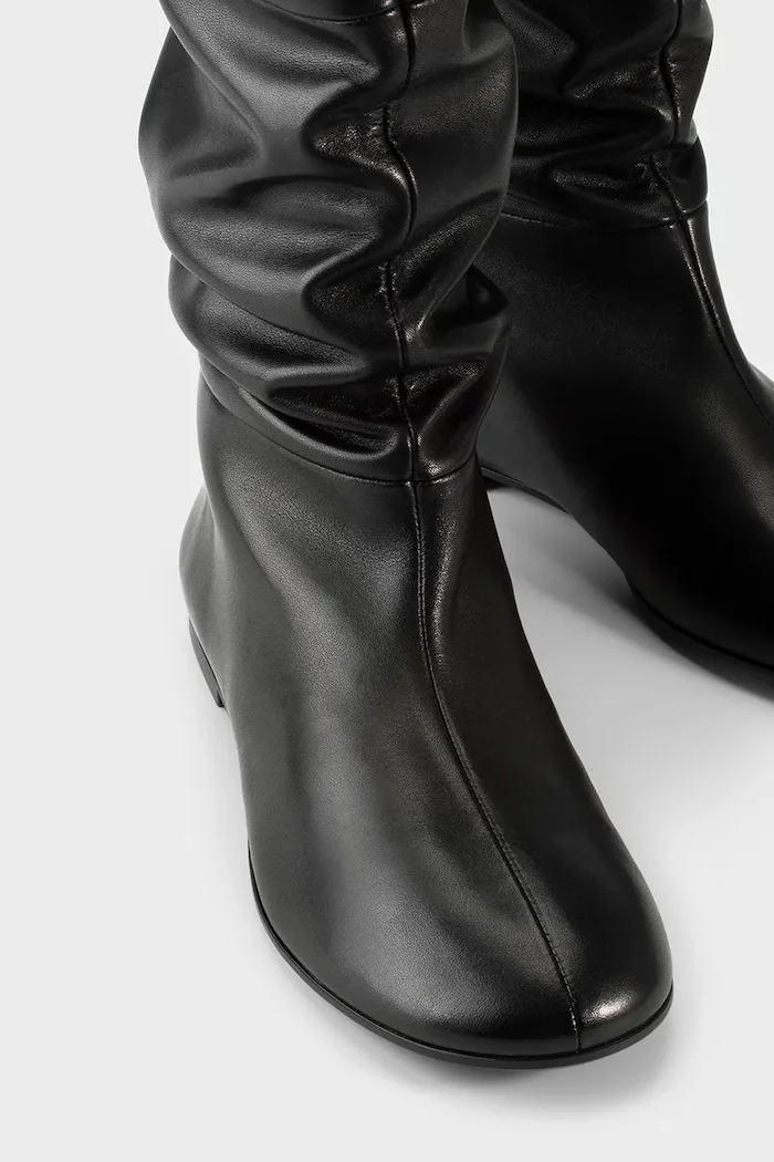 Vagabond Shoemakers ботуши под коляното дамски от кожа ALEYA черни 6219-301-20