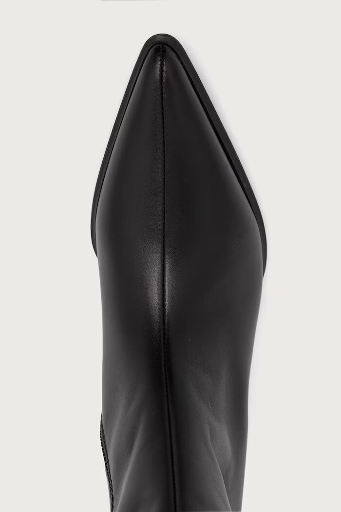 Vagabond Shoemakers ботуши под коляното дамски от кожа ILONA черни 6232-201-20