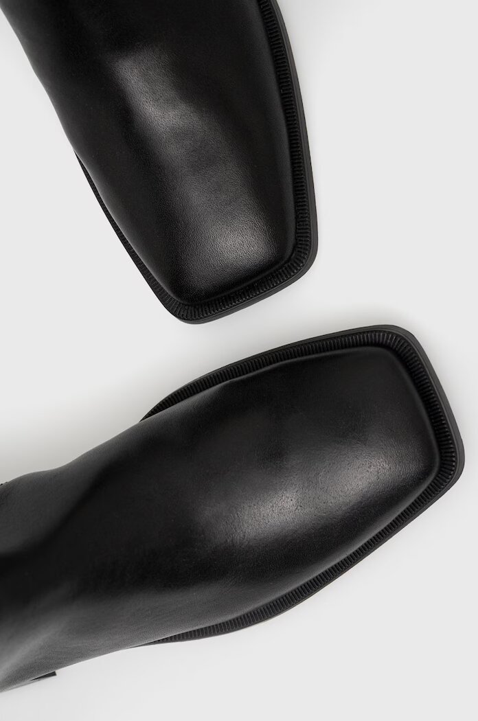Vagabond Shoemakers Кожени ботуши Blanca в черно с висок ток