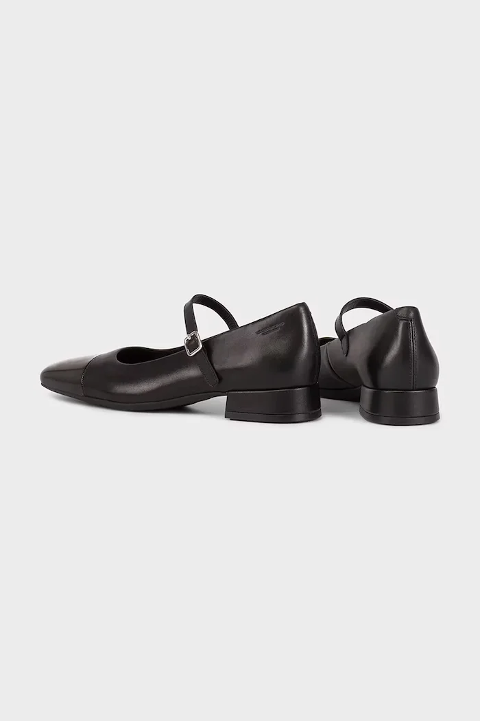 Vagabond Shoemakers Кожени обувки с дебел ток DEBBI в черно с дебел ток 5918-002-92