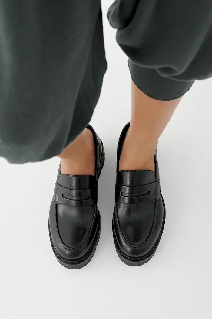Vagabond Shoemakers Кожени половинки обувки дамски в черно с равна подметка