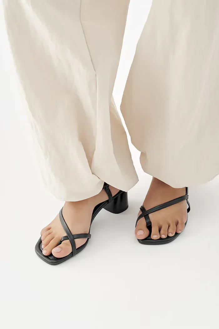 Vagabond Shoemakers сандали с дебел ток от кожа EVIE черни 6139-101-20