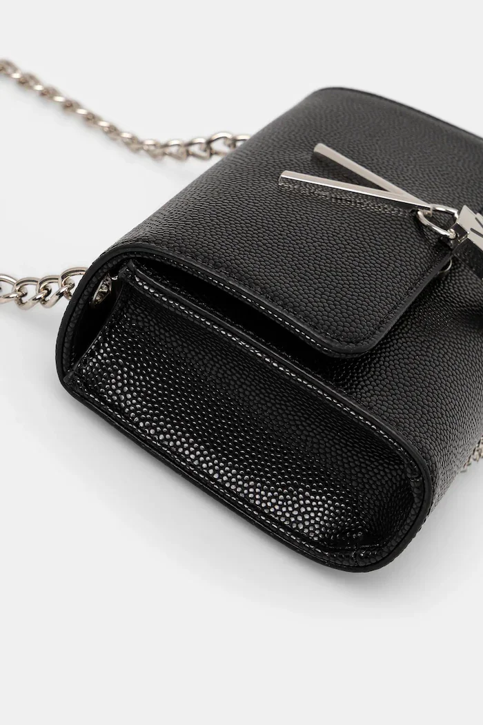 Valentino Bags Чанта в черно VBS1R403G
