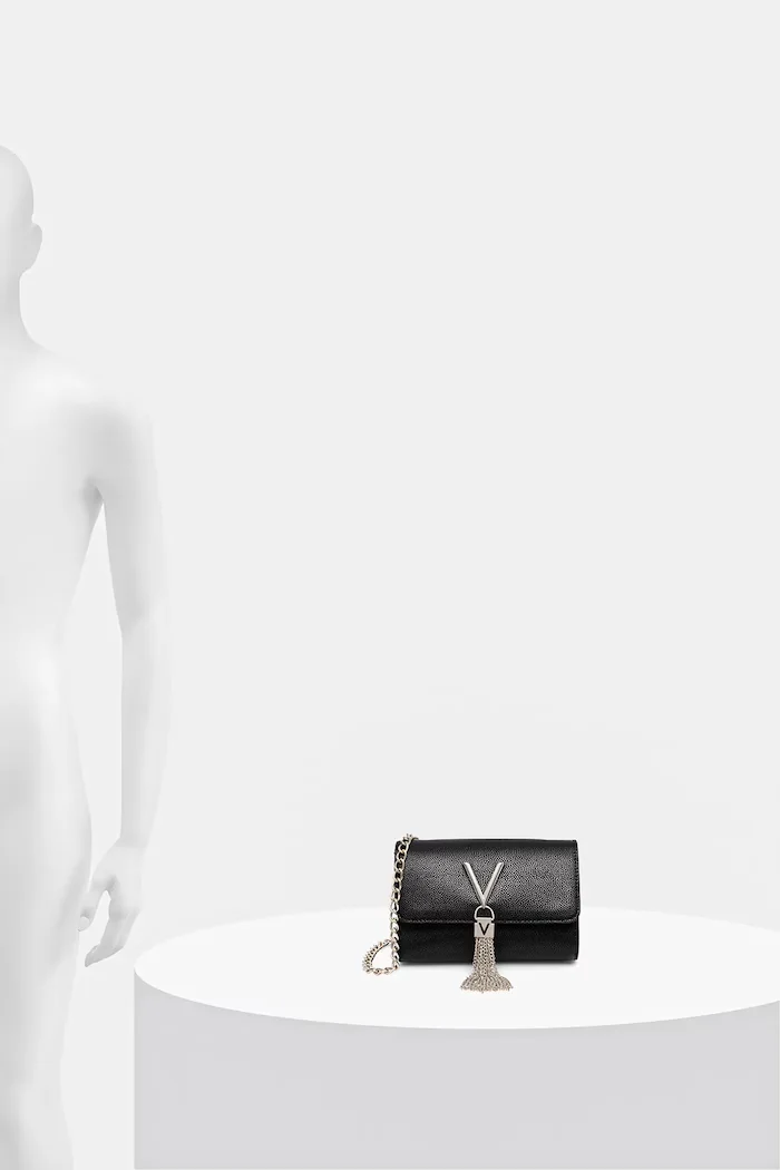 Valentino Bags Чанта в черно VBS1R403G