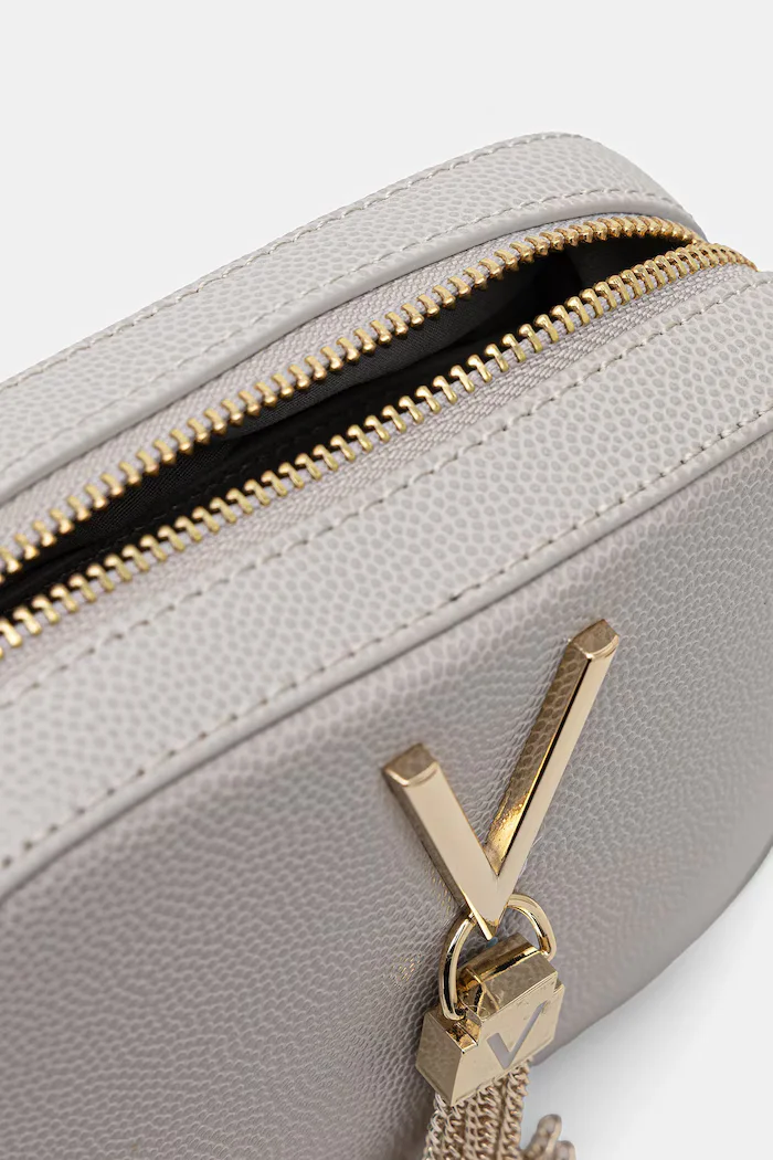 Valentino Bags Чанта в черно VBS1R409G