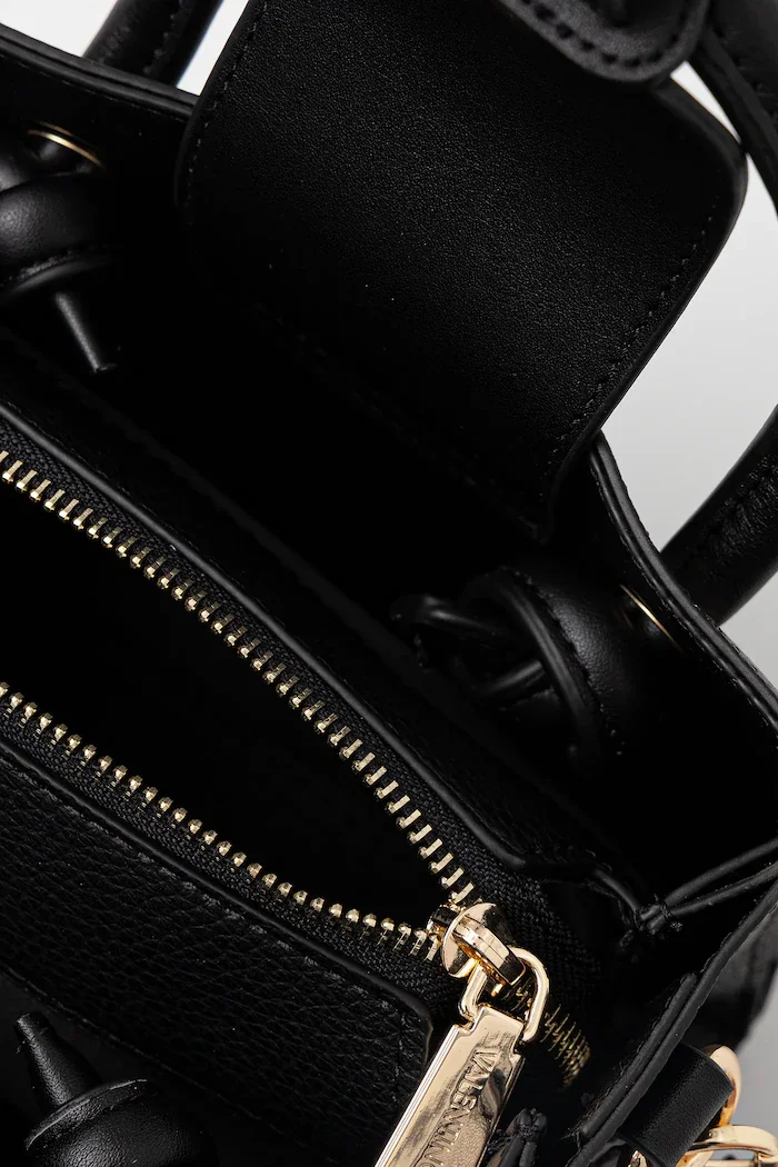 Valentino Bags Чанта в черно VBS5A805
