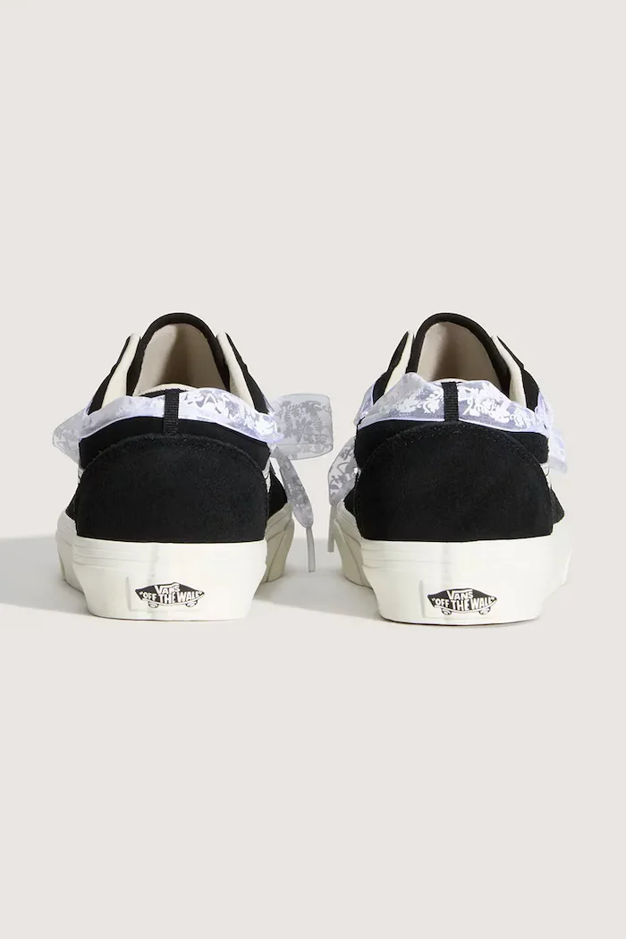 Vans Old Skool ниски кецове дамски от велур черни ниски VN000D6WBMA1