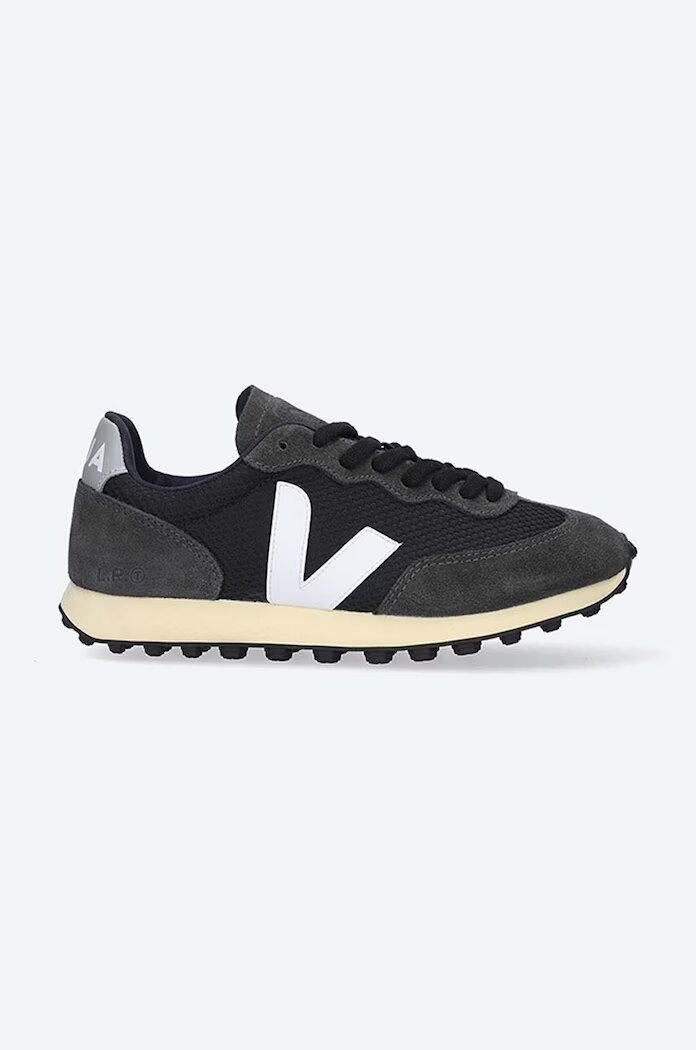 Veja Маратонки Rio Branco в черно RB0102367