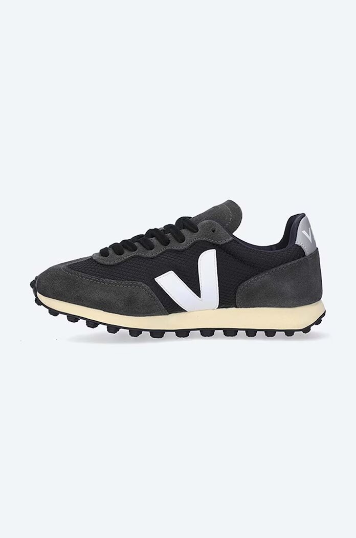 Veja Маратонки Rio Branco в черно RB0102367