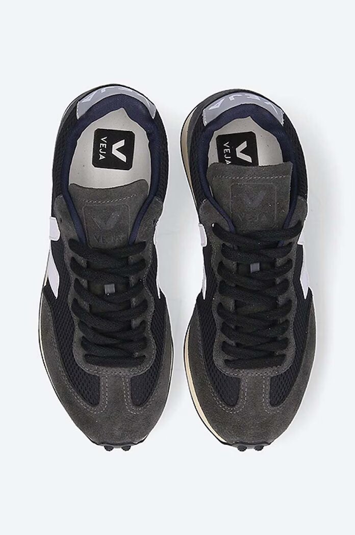 Veja Маратонки Rio Branco в черно RB0102367