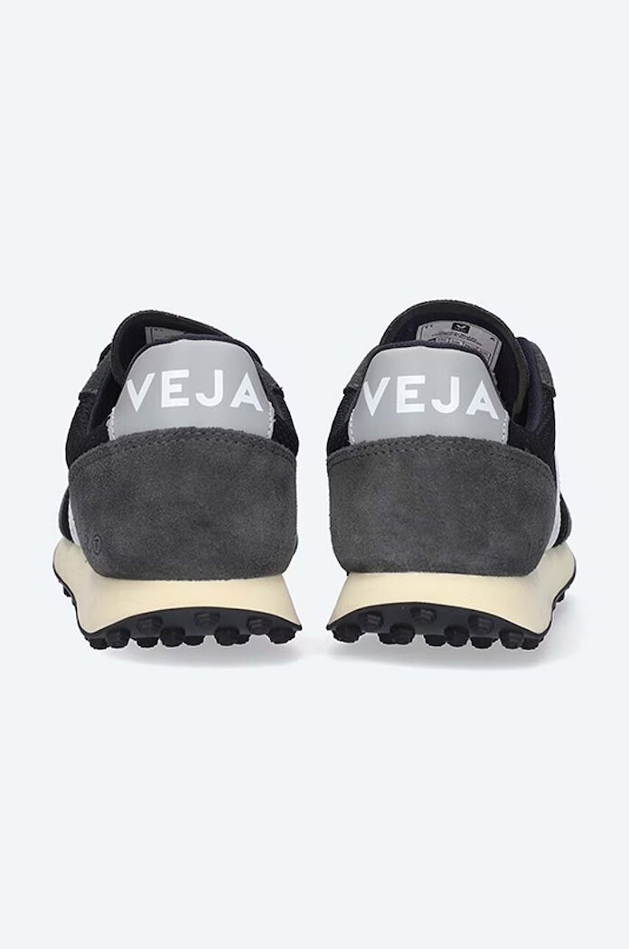 Veja Маратонки Rio Branco в черно RB0102367