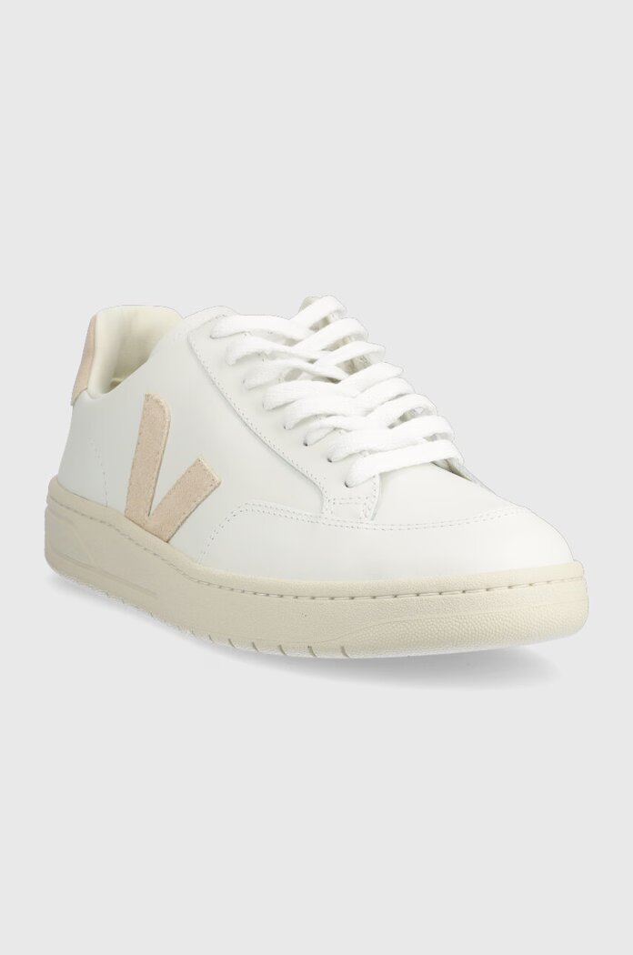 Veja Маратонки V-12 в бяло XD0202335B