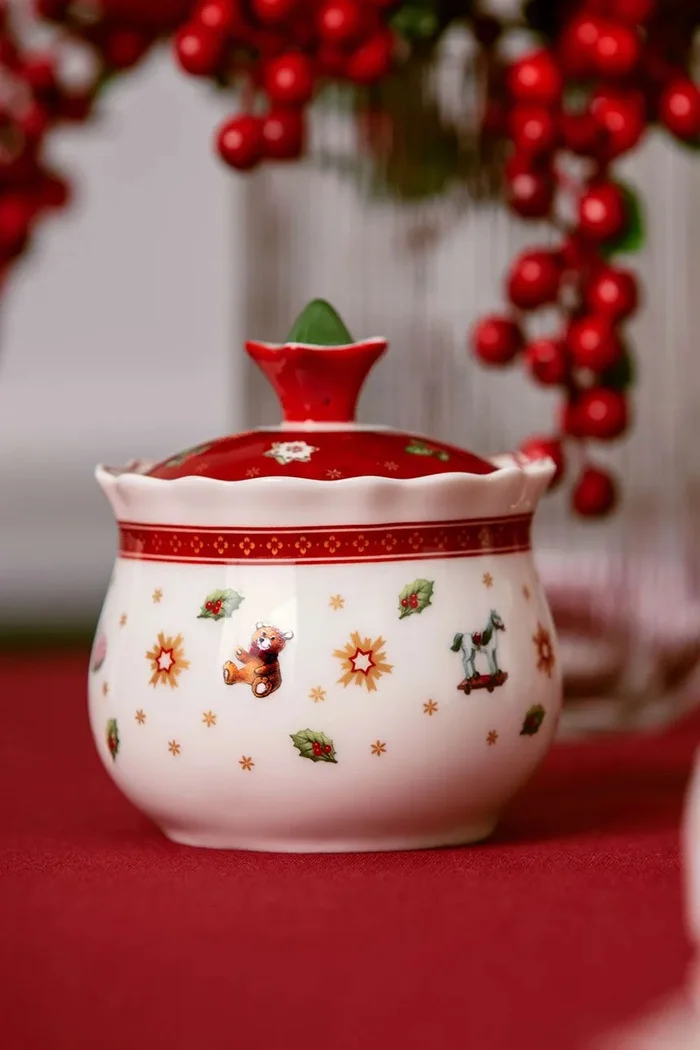 Villeroy & Boch захарница за Коледа от порцелан Toy's Delight 14-8585-2030