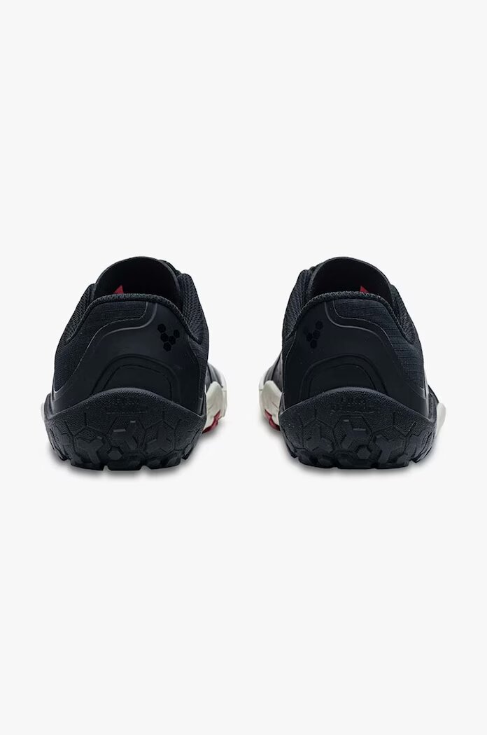 Vivobarefoot Обувки Primus Trail III All Weather FG в черно 209305