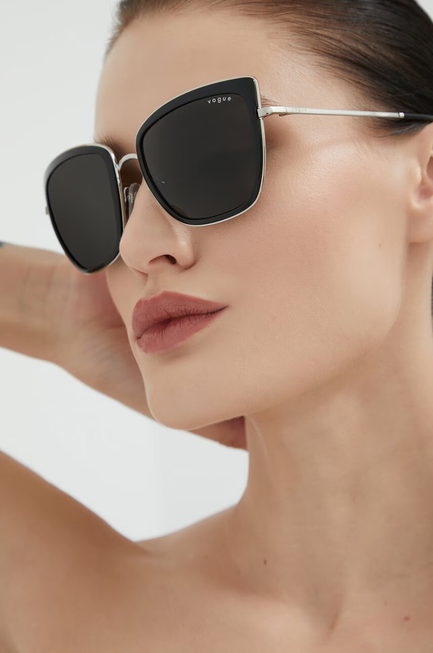 Vogue Слънчеви очила