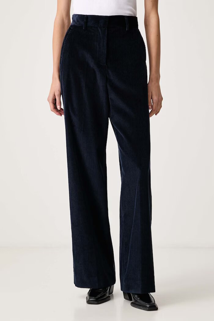 Weekend Max Mara панталон дамски от джинс WKDTANIA тъмносин с висока талия 2625136012600