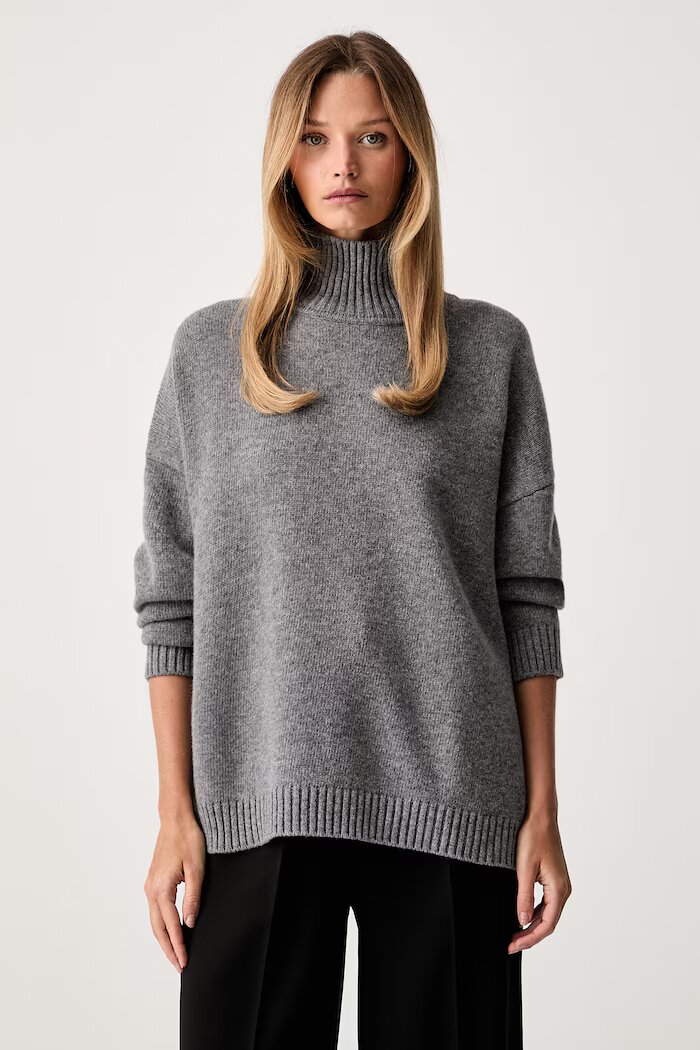 Weekend Max Mara пуловер с ниско поло дамски от вълна WKDBORGIA сив 2625366142600
