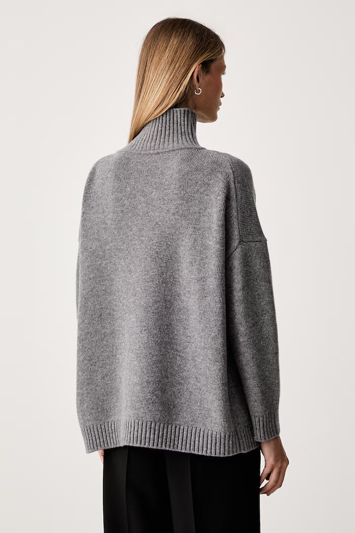 Weekend Max Mara пуловер с ниско поло дамски от вълна WKDBORGIA сив 2625366142600