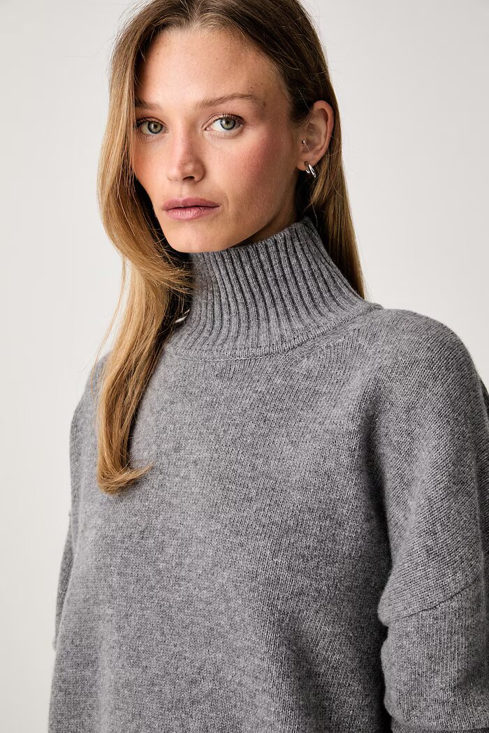 Weekend Max Mara пуловер с ниско поло дамски от вълна WKDBORGIA сив 2625366142600