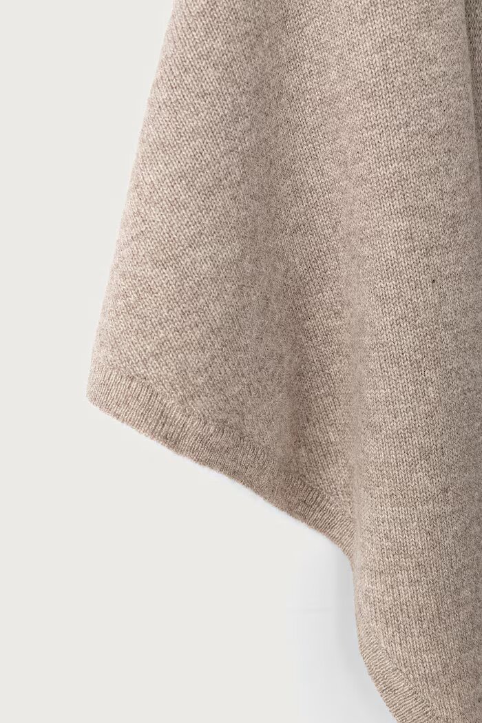 Weekend Max Mara шалче дамско от кашмир WKABOSSO кафяво 2625746015600