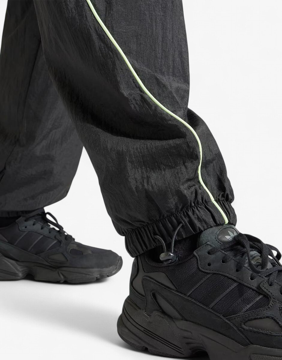 adidas Originals Loose Parachute Pants Black