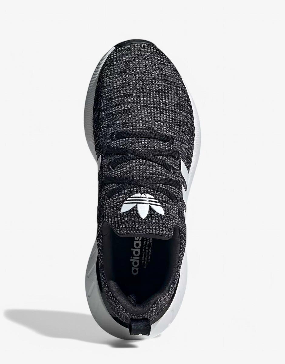 adidas Sportswear Swift Run 22 Shoes Black/White