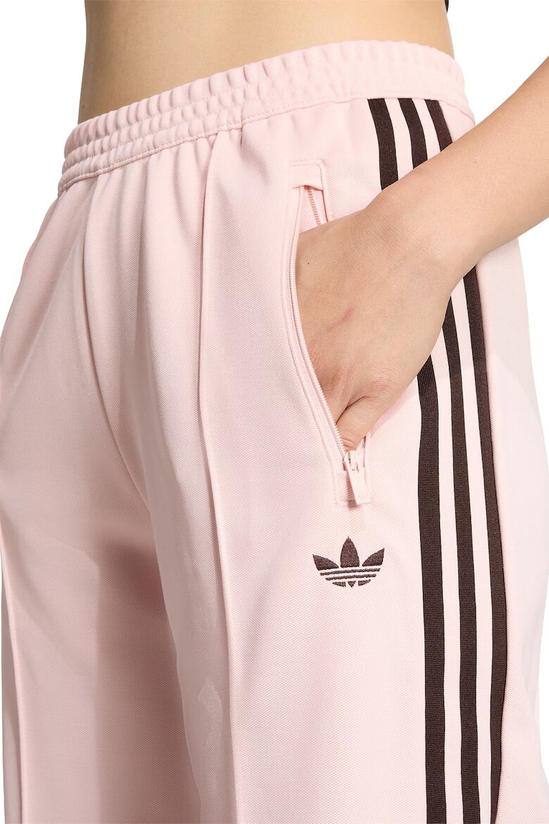 adidas Originals Прав спортен панталон Classic с джобове с цип Прашно розово