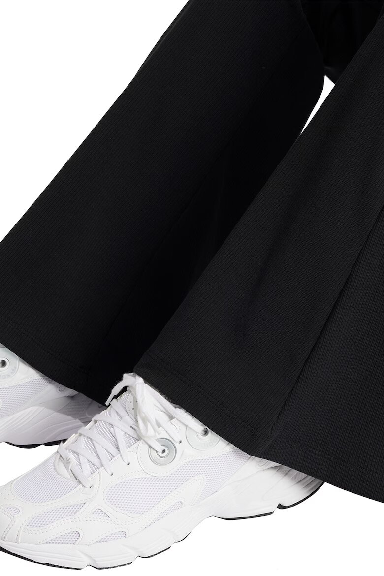 adidas Originals Разкроен клин Essentials Черен
