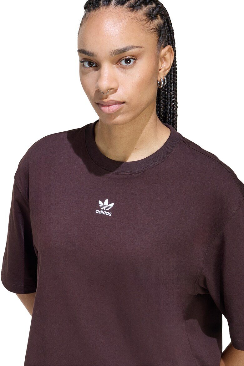 adidas Originals Уголемена тениска Essentials с лого Тъмнокафяв