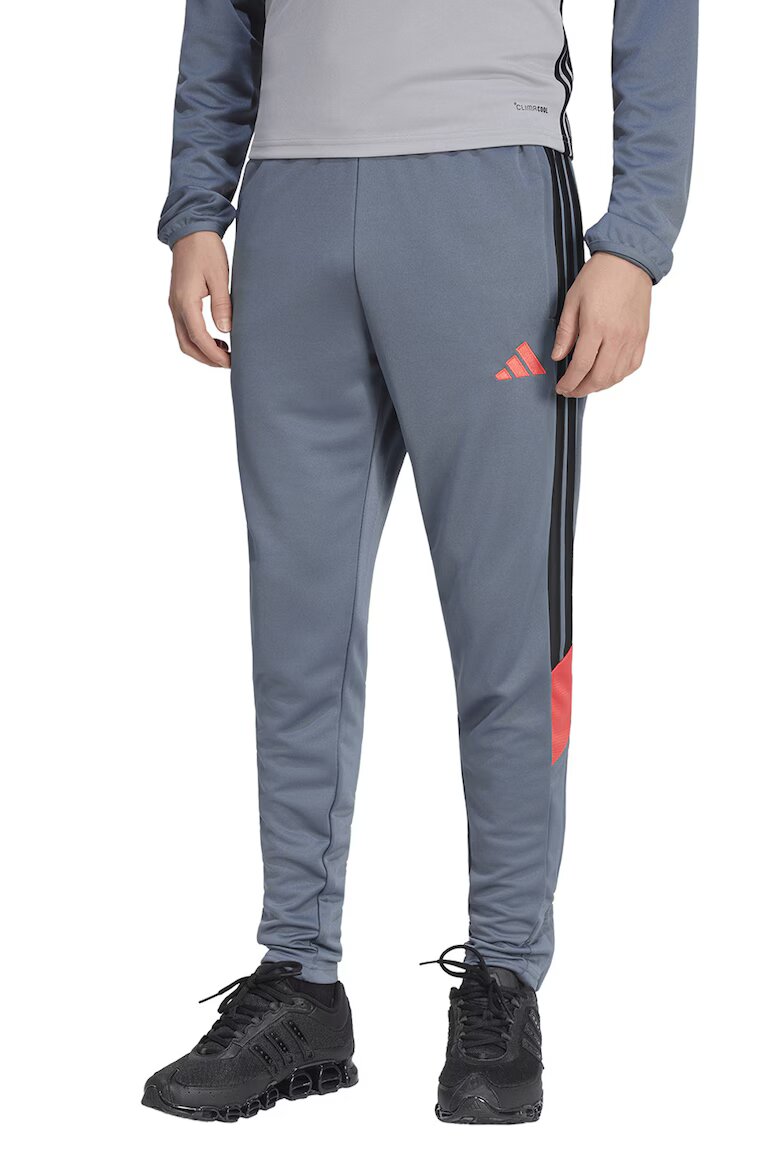 adidas Performance Скосен футболен панталон Tiro Essentials с лого Черен/Прашно синьо/Мандарина