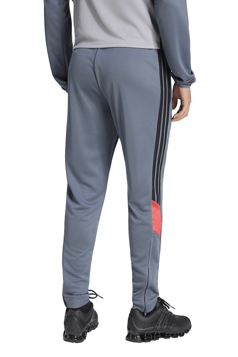 adidas Performance Скосен футболен панталон Tiro Essentials с лого Черен/Прашно синьо/Мандарина