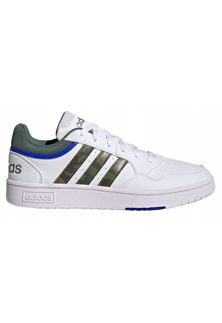 adidas Спортни обувки от екологична кожа с перфорирани детайли Hoops
