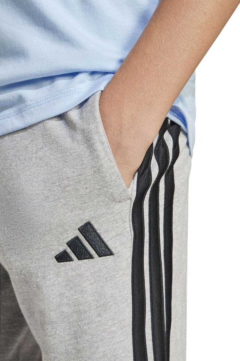 adidas Sportswear Къс панталон с връзка и джобове встрани Tъмносив