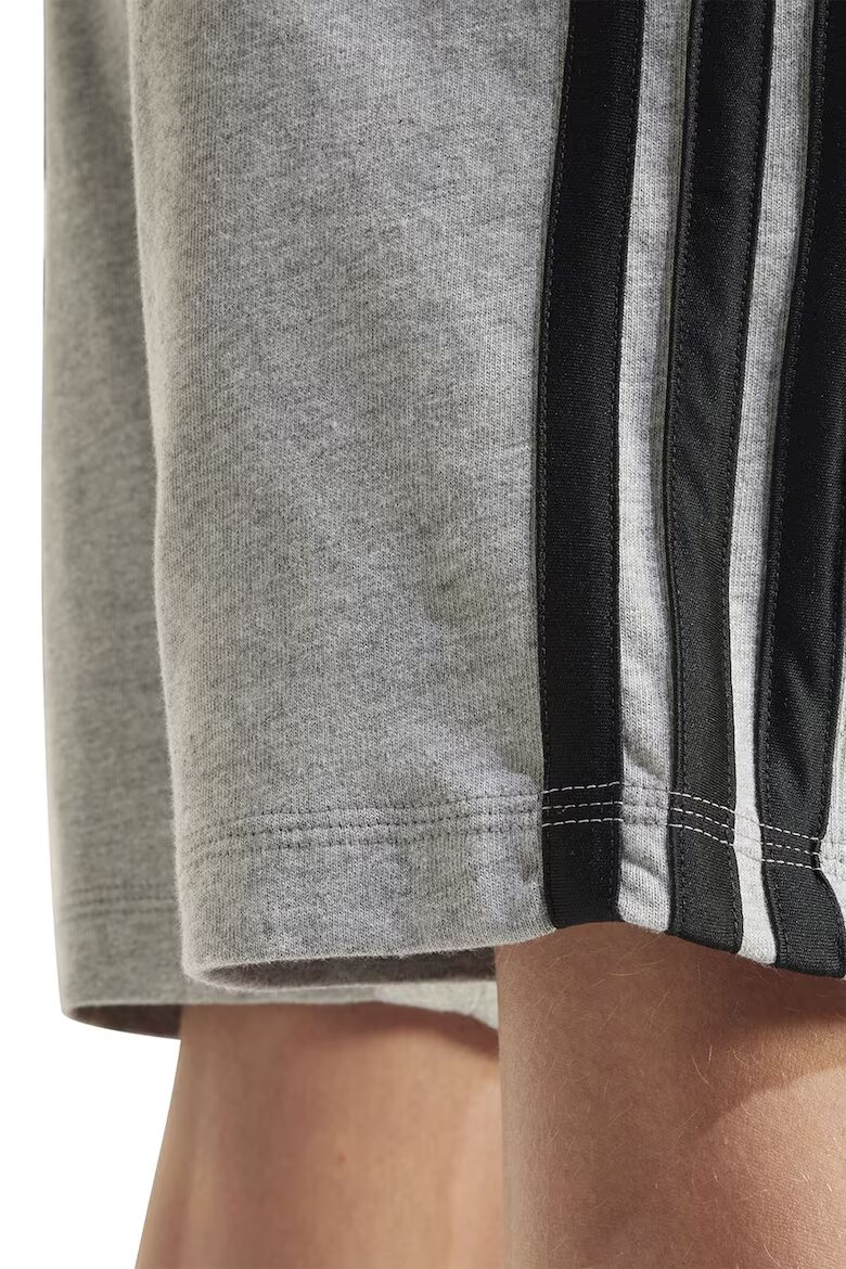 adidas Sportswear Къс панталон с връзка и джобове встрани Tъмносив