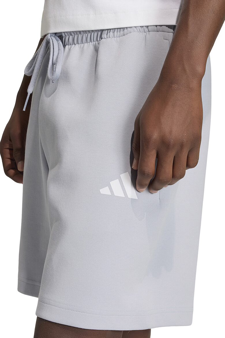 adidas Sportswear Къс спортен панталон Future Icons с лого Светло сив