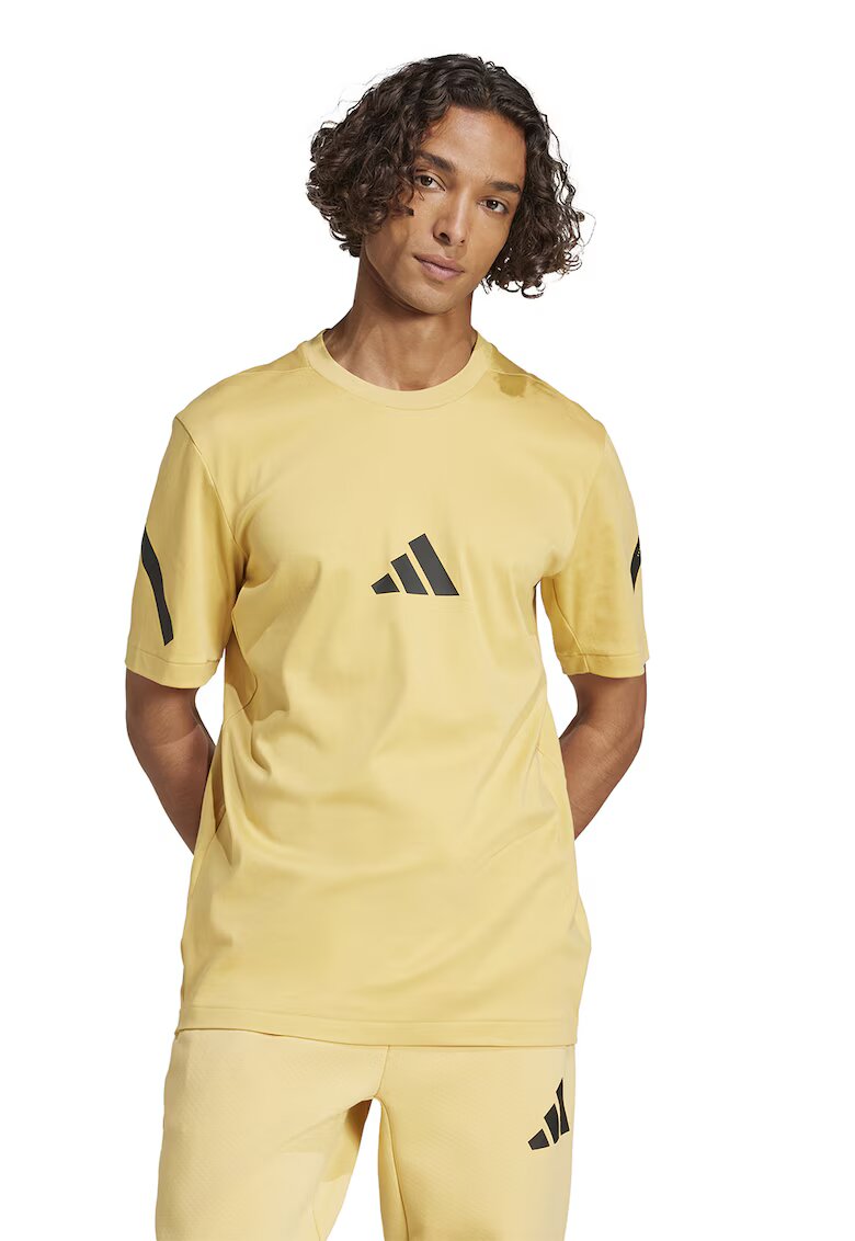 adidas Sportswear Памучна тениска Z.N.E с монограм - Синапено жълто