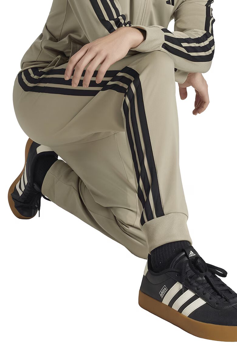 adidas Sportswear Спортен екип с бродирано лого Светло бежово