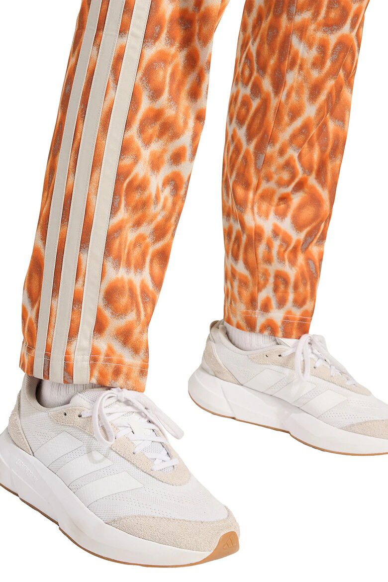 adidas Sportswear Спортен екип с лого и животинска шарка Оранжев/Бежов