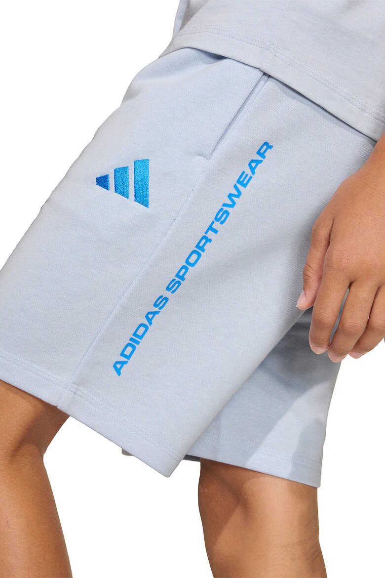 adidas Sportswear Спортен къс панталон с лого Бледо синьо