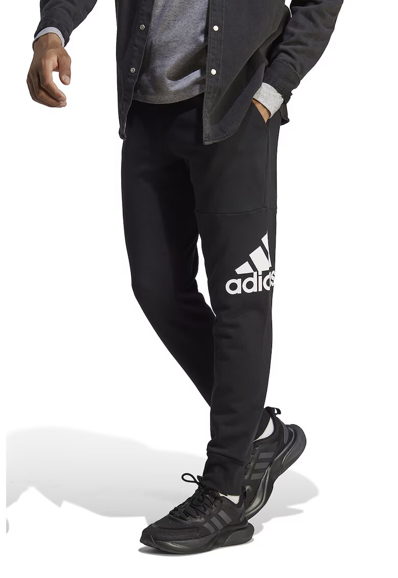 adidas Sportswear Спортен панталон Essentials с джобове встрани