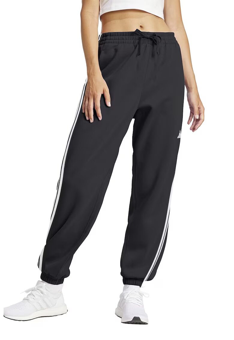 adidas Sportswear Спортен панталон Essentials със странични джобове